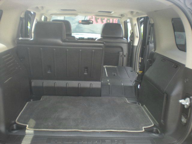 2006 Hummer H3 Scion XB