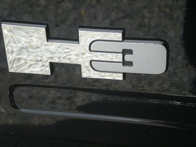 2006 Hummer H3 Scion XB