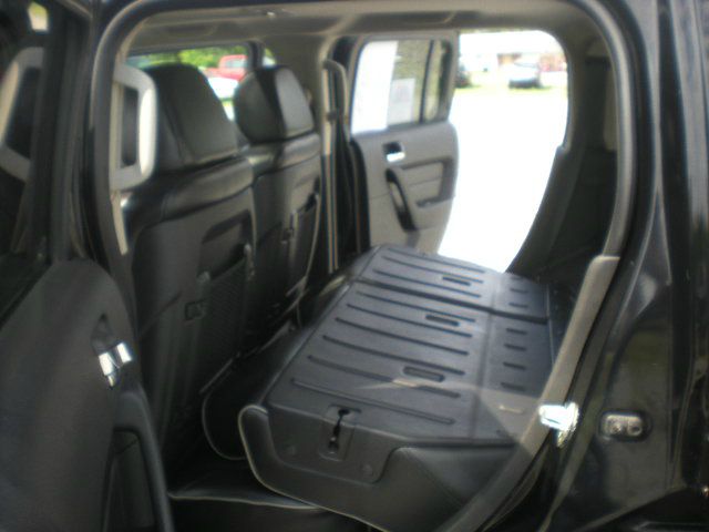 2006 Hummer H3 Scion XB