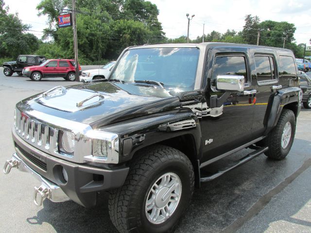 2006 Hummer H3 Scion XB