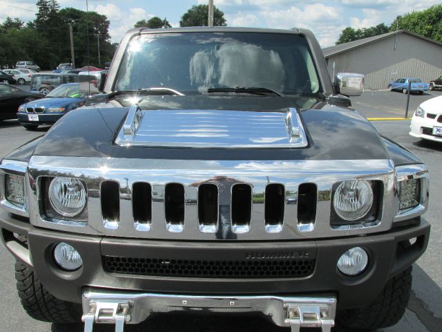 2006 Hummer H3 Scion XB