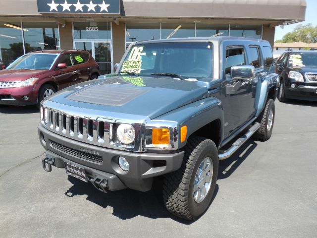 2006 Hummer H3 Scion XB