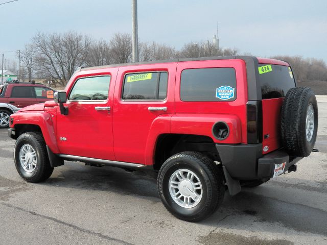2006 Hummer H3 Scion XB