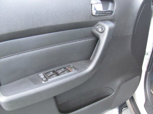 2006 Hummer H3 Scion XB