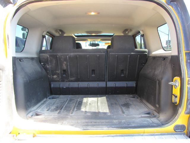 2006 Hummer H3 Scion XB