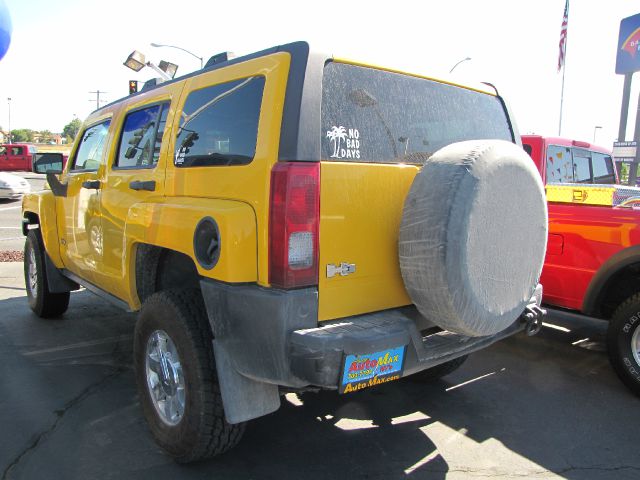 2006 Hummer H3 Scion XB