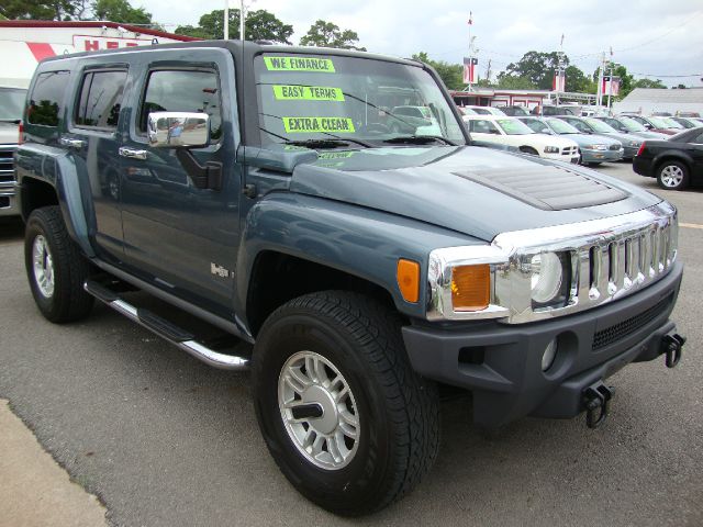 2006 Hummer H3 Scion XB