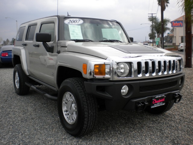 2007 Hummer H3 Scion XB
