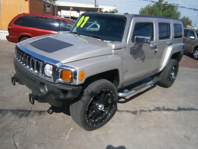 2007 Hummer H3 Scion XB