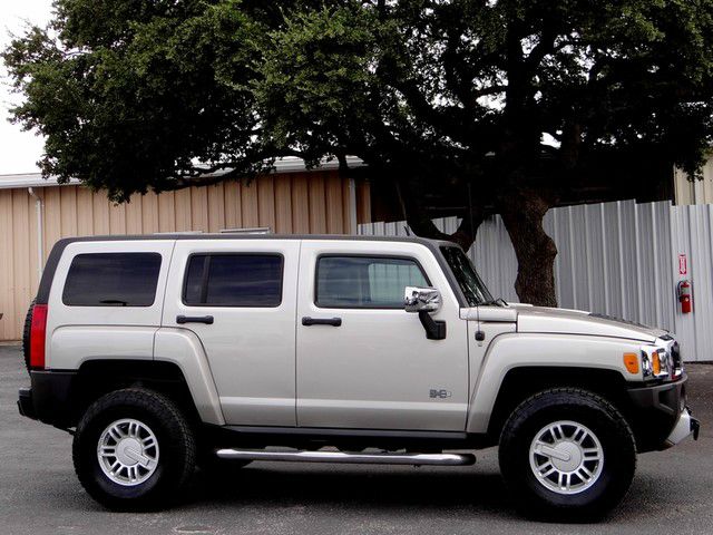 2008 Hummer H3 1996 Nissan