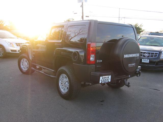 2009 Hummer H3 GLS Sedan