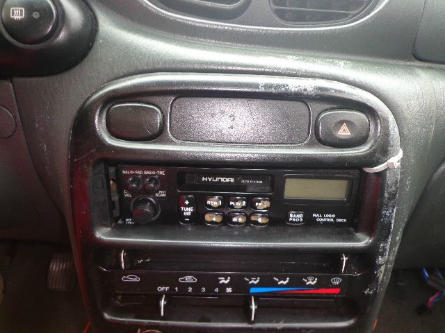 1998 Hyundai Accent ESi