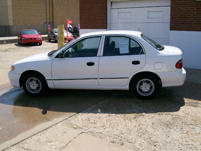 1999 Hyundai Accent S Sedan