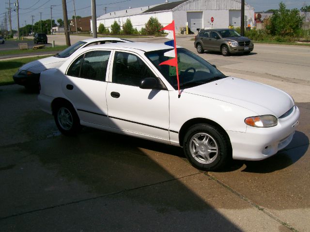 1999 Hyundai Accent S Sedan