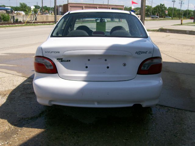 1999 Hyundai Accent S Sedan