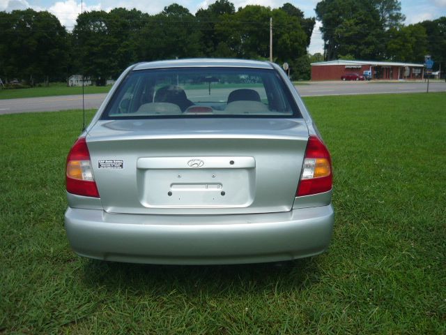 2000 Hyundai Accent S Sedan