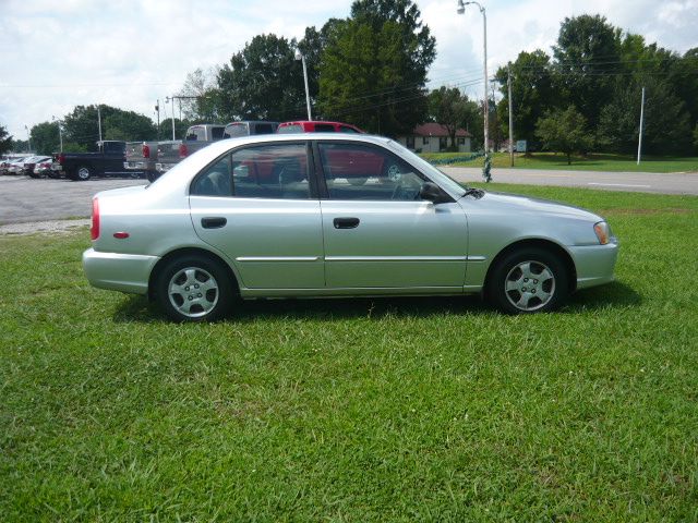 2000 Hyundai Accent S Sedan