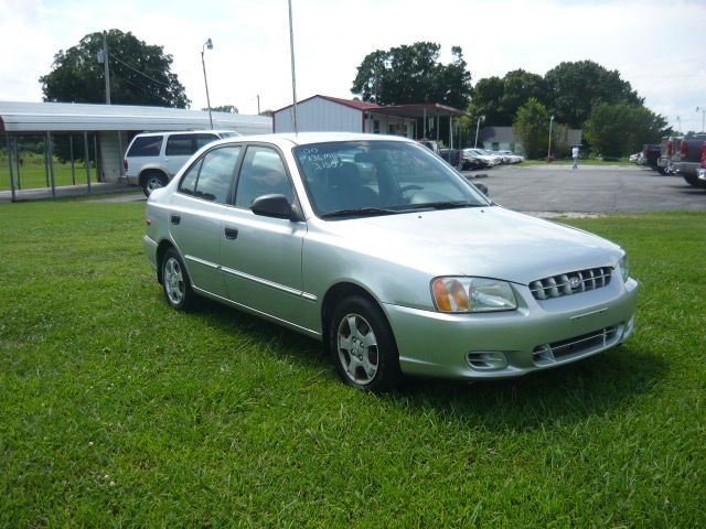 2000 Hyundai Accent S Sedan