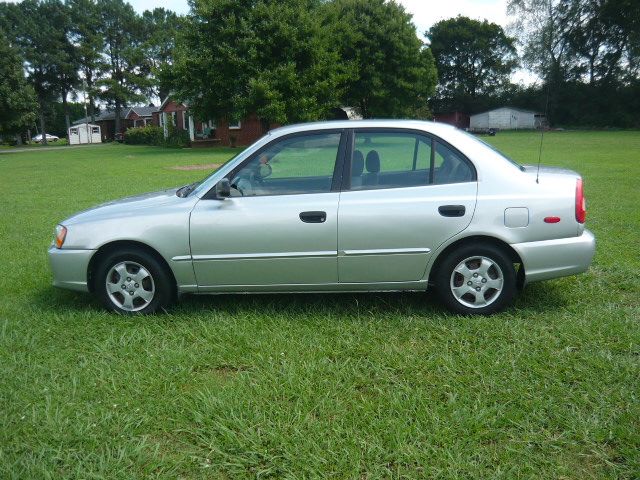 2000 Hyundai Accent S Sedan