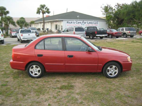 2000 Hyundai Accent S Sedan