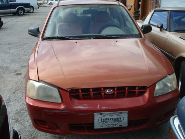 2000 Hyundai Accent S Sedan