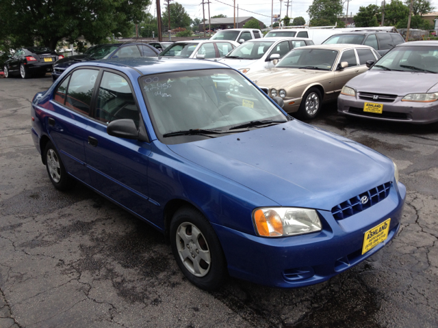 2000 Hyundai Accent S Sedan