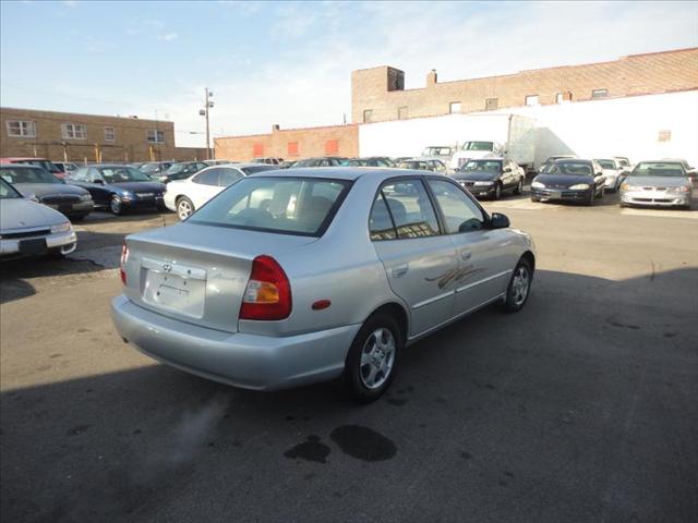 2000 Hyundai Accent S Sedan