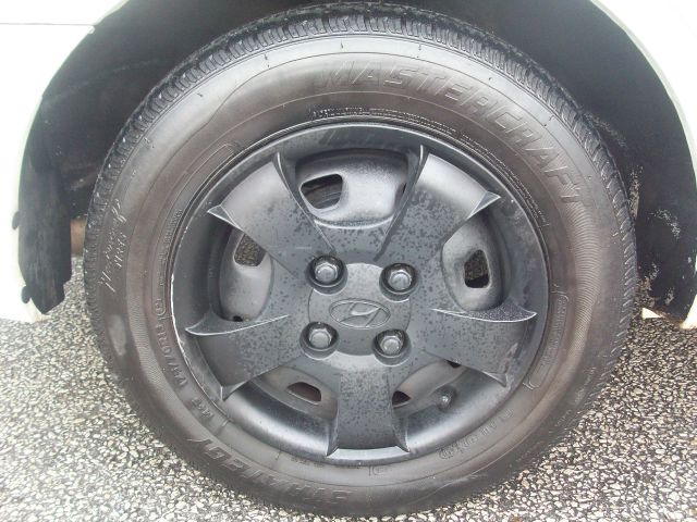 2000 Hyundai Accent S Sedan