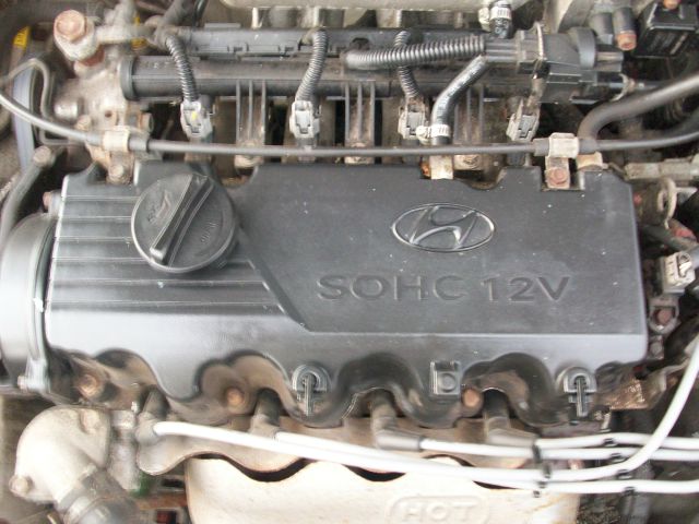 2000 Hyundai Accent S Sedan