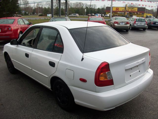 2000 Hyundai Accent S Sedan