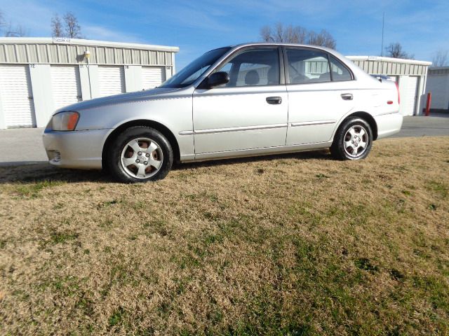 2001 Hyundai Accent S Sedan