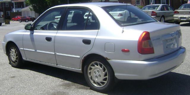 2001 Hyundai Accent S Sedan