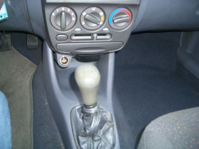 2001 Hyundai Accent ESi