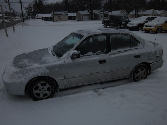 2001 Hyundai Accent S Sedan