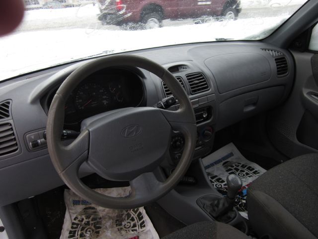 2001 Hyundai Accent S Sedan