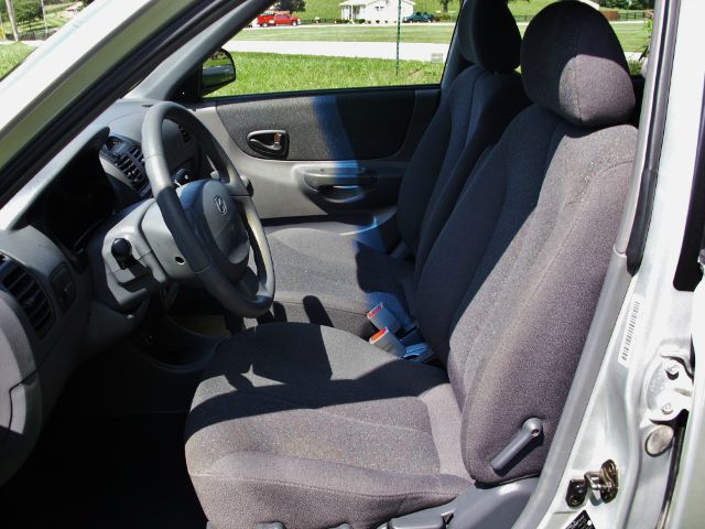 2002 Hyundai Accent S Sedan