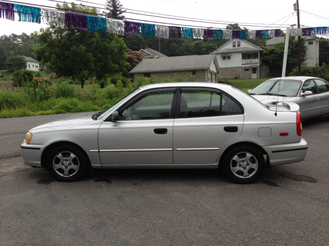 2002 Hyundai Accent S Sedan