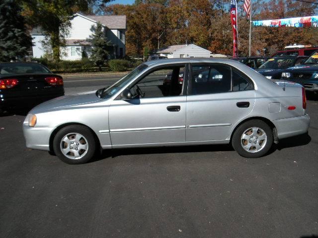 2002 Hyundai Accent S Sedan