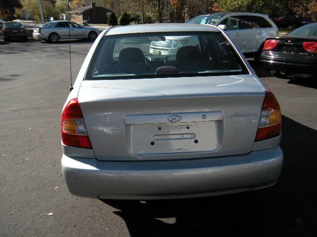 2002 Hyundai Accent S Sedan