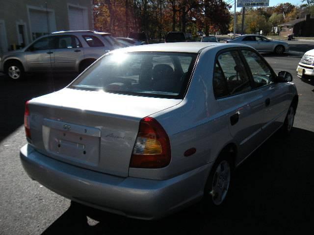 2002 Hyundai Accent S Sedan