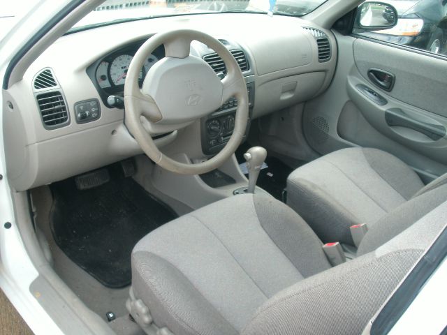2002 Hyundai Accent XLS