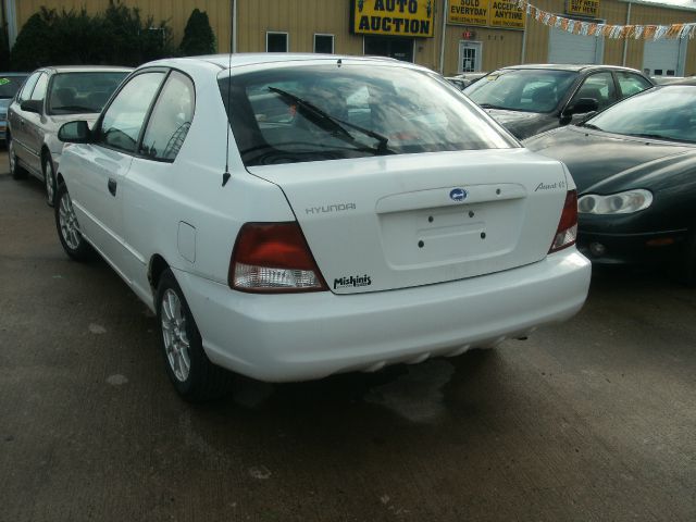 2002 Hyundai Accent XLS