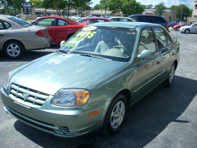 2003 Hyundai Accent Slt,4x4,1-owner,3rd Seat