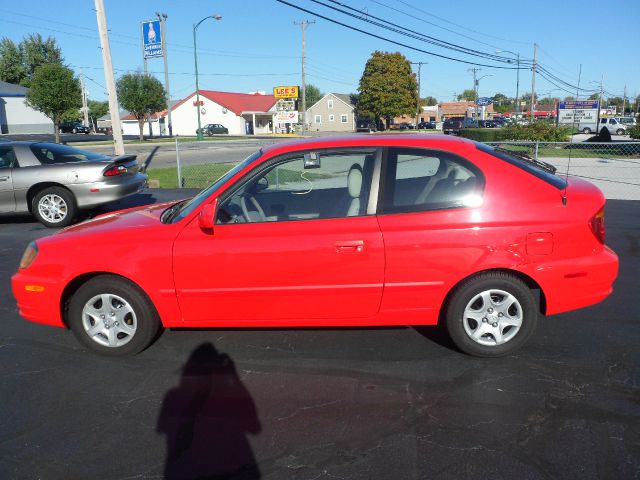 2003 Hyundai Accent 2000 Dodge SLT