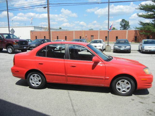 2003 Hyundai Accent Slt,4x4,1-owner,3rd Seat