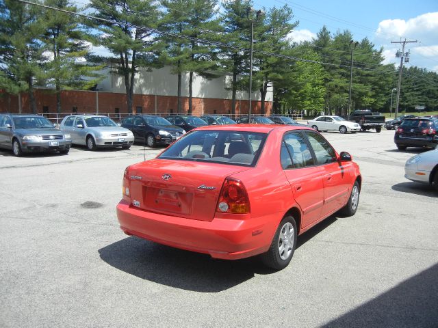 2003 Hyundai Accent Slt,4x4,1-owner,3rd Seat