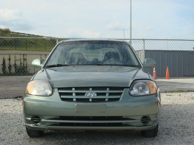 2003 Hyundai Accent Slt,4x4,1-owner,3rd Seat