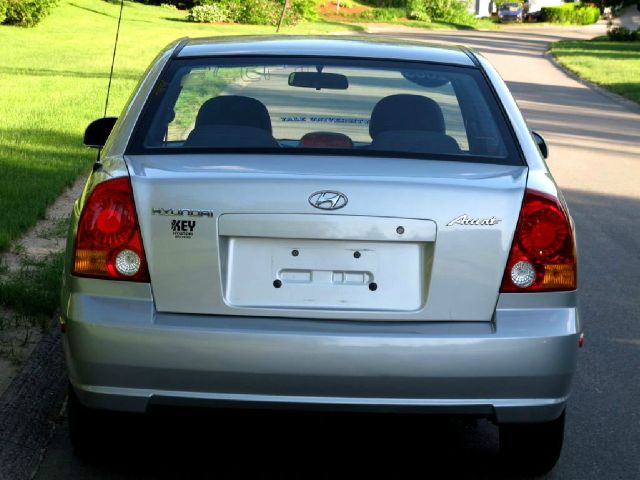 2003 Hyundai Accent Slt,4x4,1-owner,3rd Seat