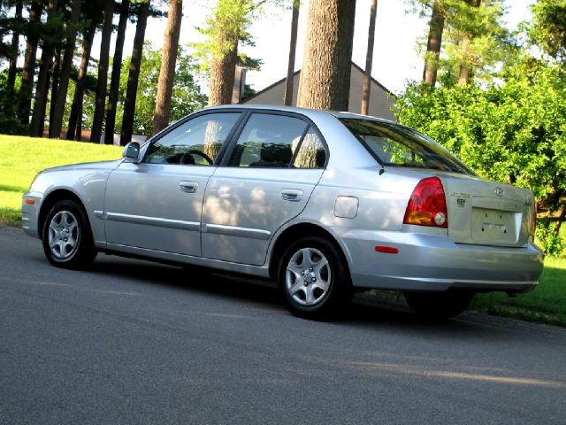 2003 Hyundai Accent Slt,4x4,1-owner,3rd Seat