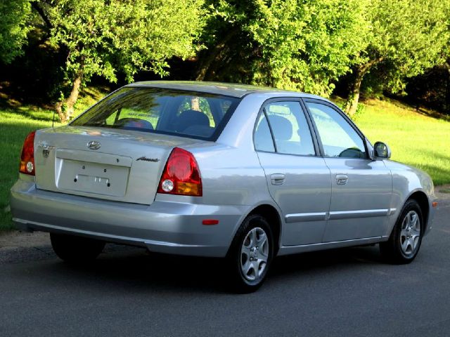 2003 Hyundai Accent Slt,4x4,1-owner,3rd Seat